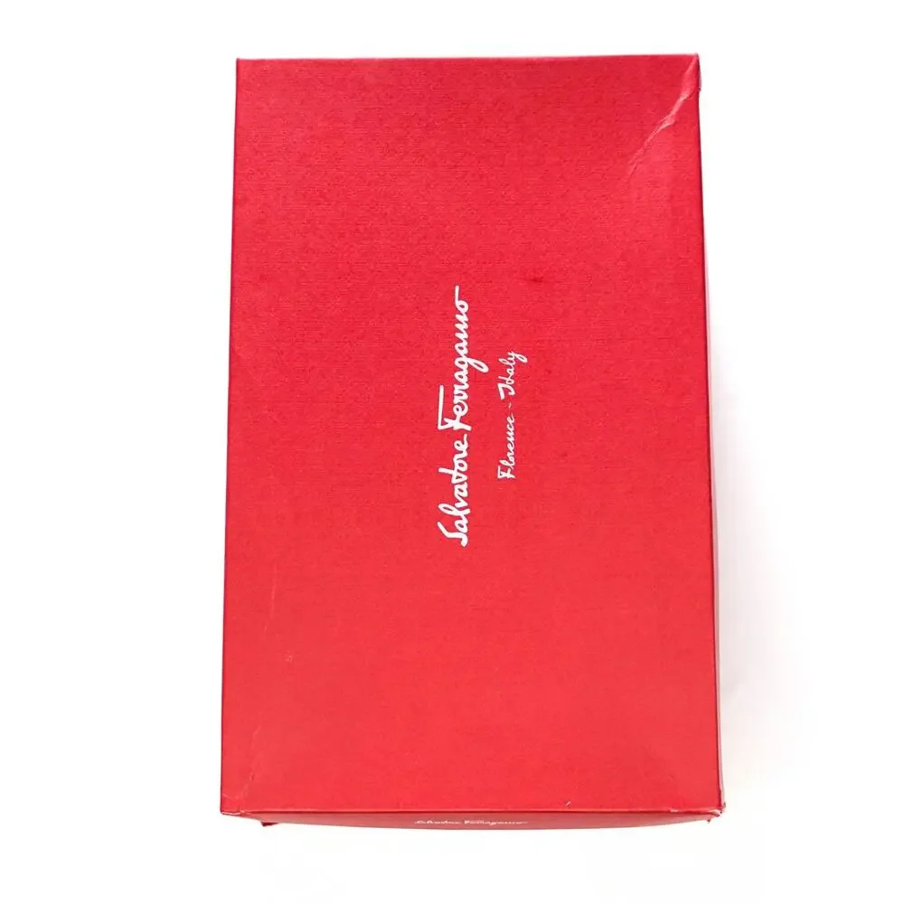 $850 FERRAGAMO - 